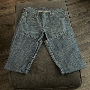 569 Levi’s Mens jeans sz 31x 32
